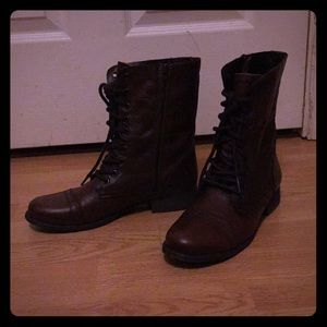 Steve Madden troopa boots